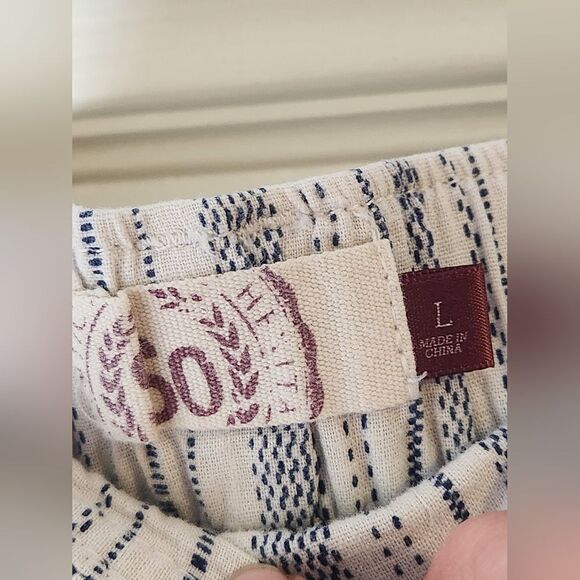 SO L White Blue Striped 4 Pockets BeltLoops LINEN Blend Women’s Shorts - Picture 2 of 9